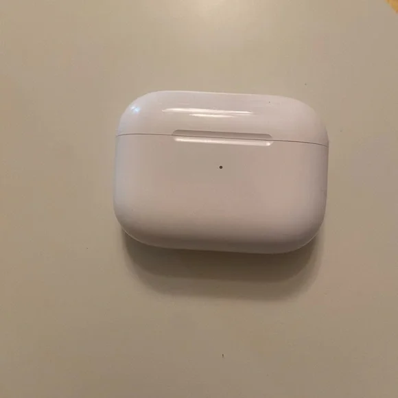 Apple White AirPods Pro 2 with Charging case